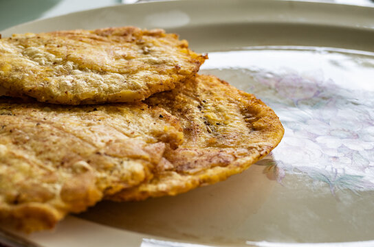 Patacones en un plato