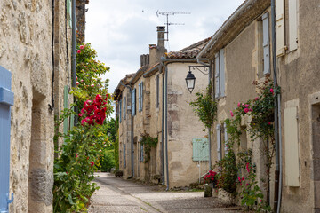 Village de Castéra-Lectourois dans le Gers - obrazy, fototapety, plakaty