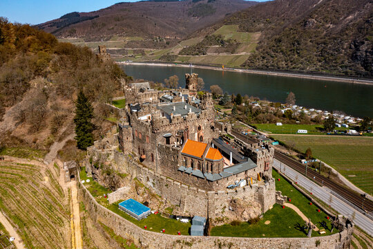 Burg Reichenstein Luftbildaufnahmen | Hochauflösende Luftbilder von der Burg Reichenstein in Rheinland-Pfalz