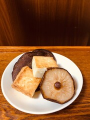 厚揚げ、シイタケ