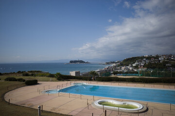 Obraz na płótnie Canvas 鎌倉プリンスホテルの客室から見た江ノ島方面の景色