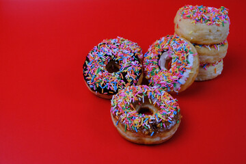 Donut, a snack that is widely available in the market and is very popular with the general public.