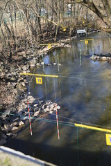 Kanuslalom in einem Fluss.