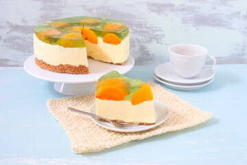 Kühlschrank- Torte mit Pfirsich	
