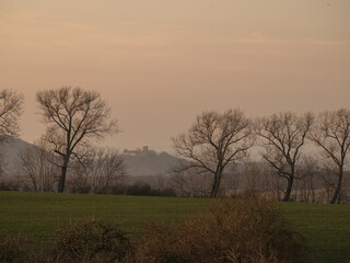 Landschaft mit Sonnenuntergang