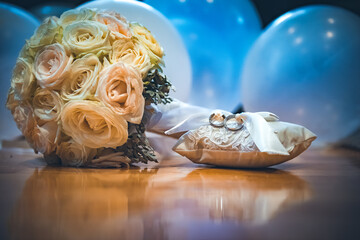 pillow with wedding rings