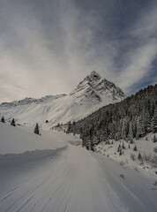 Madrisaspitze in Gargellen (Vorarlberg) an einem schneereichen Wintertag.