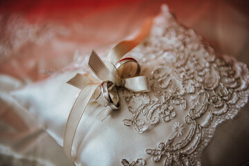 pillow with wedding rings