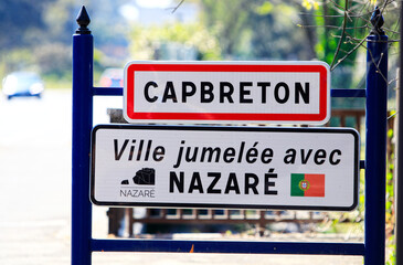 Fototapeta premium Panneau entrée dans la ville de Capbreton dans les Landes