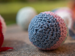 œuf de pâques en laine fait maison