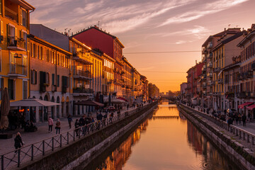 Fototapeta premium Tramonto sul Naviglio Grande - Milano 