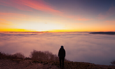 Fototapeta premium Moselschleife, über den Wolken, Fog
