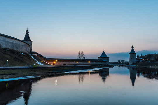 Krom Bilder – Durchsuchen 2,246 Archivfotos, Vektorgrafiken und Videos ...