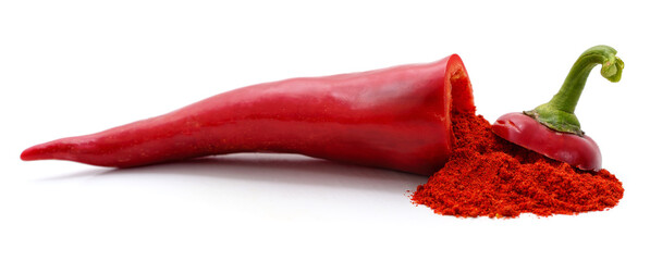 Paprika und Haufen Gewürze. © voren1