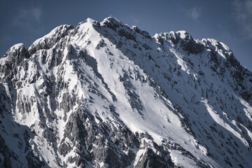 Naklejka premium snow covered mountain peaks