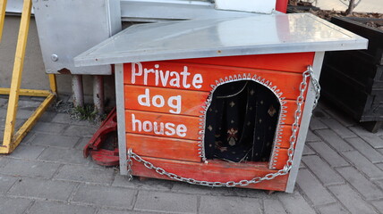 prite dog house at street