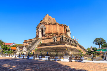 Fototapeta na wymiar Wat Chedi Luang Temple, famous ruined ancient pagoda in Chiang Mai, north of Thailand