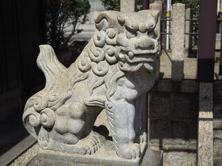 神社を守る狛犬
