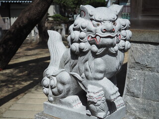 神社を守る狛犬