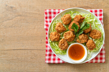 Boiled Shrimp Balls with Spicy Sauce