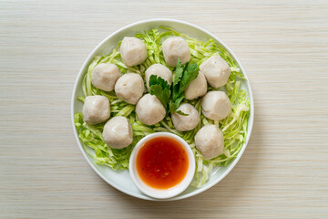 Boiled Fish Balls with Spicy Sauce