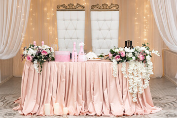 Wedding decoration. Wedding table. Wedding cake. Wedding wine and drinks.