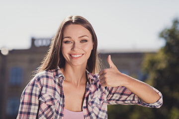 Photo of young attractive cheerful girl happy positive smile show thumb-up advice recommend college campus outdoors