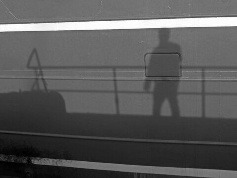 Sombra misteriosa de alguien