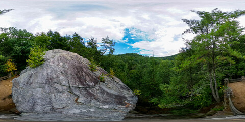 Fototapeta na wymiar Balance Rock overlooks the Trough Creek Gorge