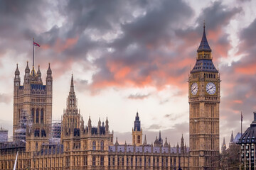 Fototapeta na wymiar London city skyline with Big Ben and Houses of Parliament, cityscape in UK
