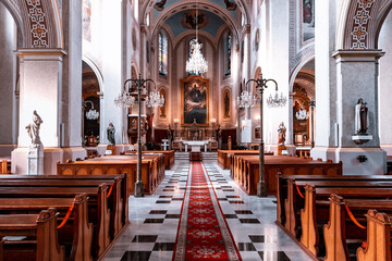 Fototapeta na wymiar Old Roman Catholic cathedral in the town of Zrenjanin, interior