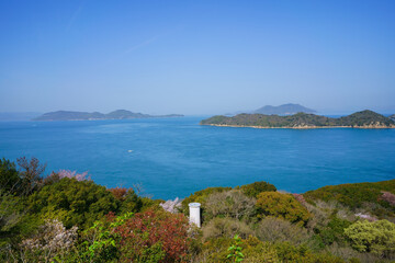 Fototapeta na wymiar 春の瀬戸内海と島々(香川県庵治町からの眺め)