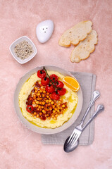 Mashed potatoes with chickpeas and vegetables