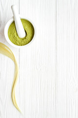 Henna powder with curl hair for natural color dyeing