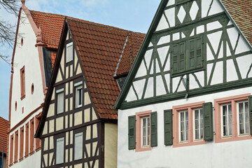 Fototapeta na wymiar fachwerkhäuser im historischen ortskern von westhofen