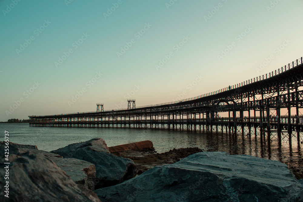 Canvas Prints Muelle del tinto