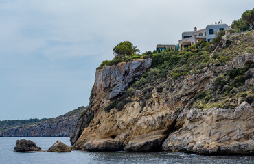 Fototapeta na wymiar cliff in majorca with houses