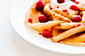 pancakes with berries