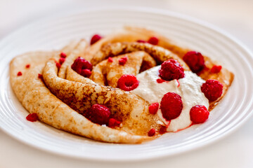 pancakes with raspberry
