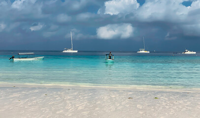 Fototapeta premium eautiful landscape with azure ocean water against the blue sky. Vacation and travel concept.