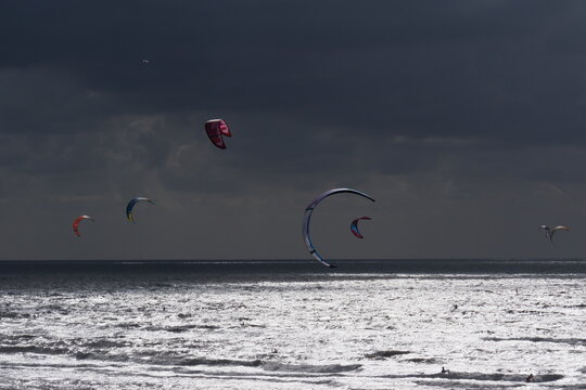 Kitesurfer am Meer Holland Zandvoort