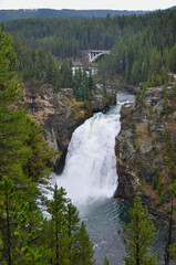 Obraz na płótnie Canvas Yellowstone NP Wasserfall und Canyon