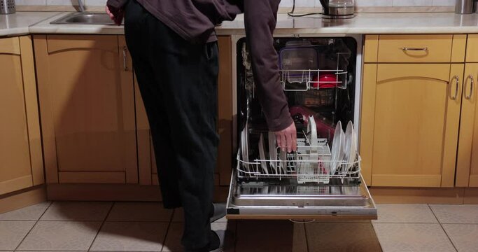 Strating dishwasher cycle with dirty dishes