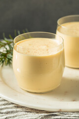 Refreshing Cold Christmas Eggnog