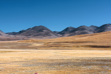 Natural scenery of grasslands and mountains in the Tibetan plateau