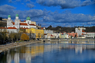 Obraz premium Passau, Dom St.Stephan, Innpromenade, Inn, Marienbrücke