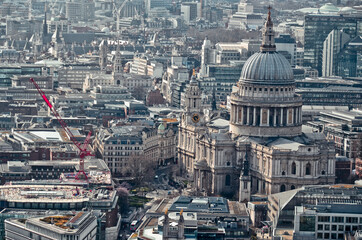 Naklejka premium LONDON, GREAT BRITAIN: Scenic aerial view of the cityscape from Sky Garden observation deck