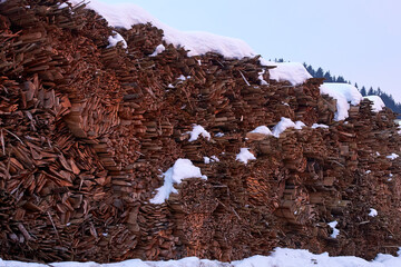 Holzdepo im Winter