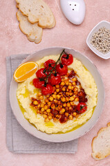 Mashed potatoes with chickpeas and vegetables