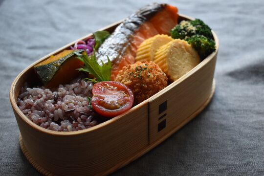 Wappa Bento, Japanese Lunch Box made with Round shaped Wooden Plate, Broiled Salmon with Salt